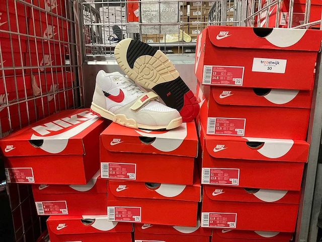 Partij nike air trainer 1 sneakers (62x) - afbeelding 1 van  5