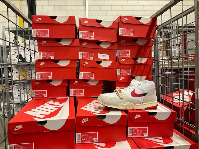 Partij nike air trainer 1 sneakers (72x) - afbeelding 1 van  4