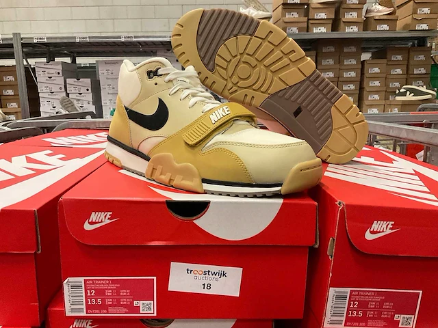 Partij nike air trainer 1 sneakers (84x) - afbeelding 2 van  5