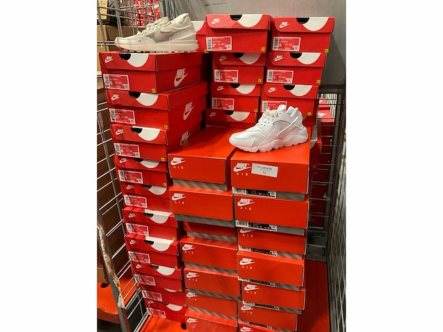 Partij nike sneakers (57x) - afbeelding 2 van  6