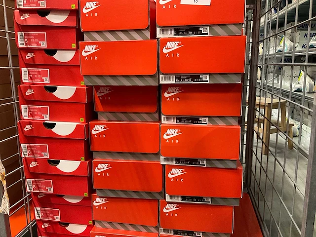 Partij nike sneakers (57x) - afbeelding 4 van  6