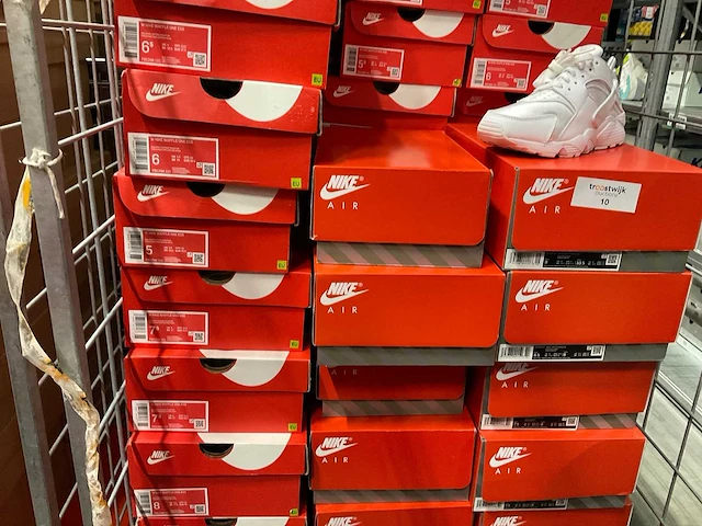 Partij nike sneakers (57x) - afbeelding 6 van  6