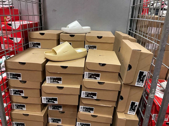 Partij nike w calm slides (54x) - afbeelding 1 van  4