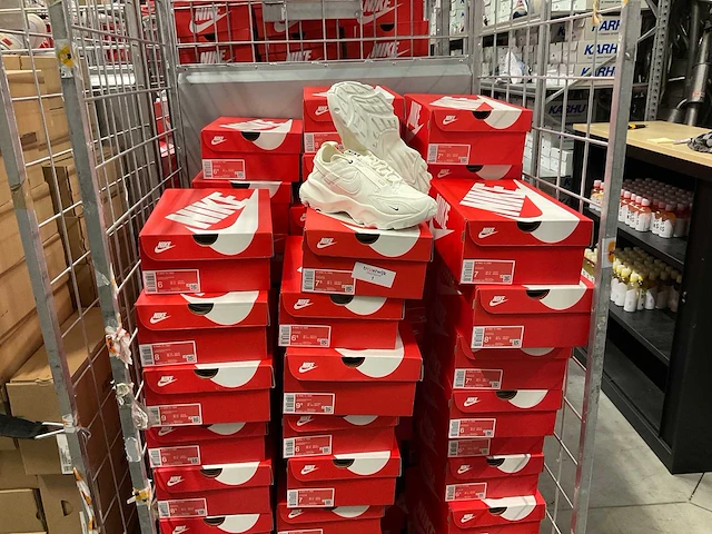 Partij nike w tc 7900 sneakers (66x) - afbeelding 1 van  6