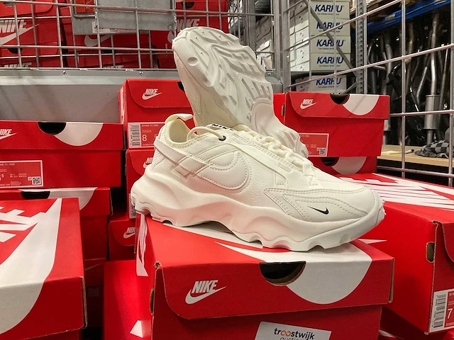 Partij nike w tc 7900 sneakers (66x) - afbeelding 2 van  6