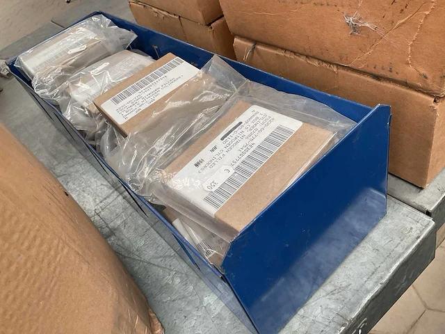 Partij nitrogeen cylinders - afbeelding 4 van  4