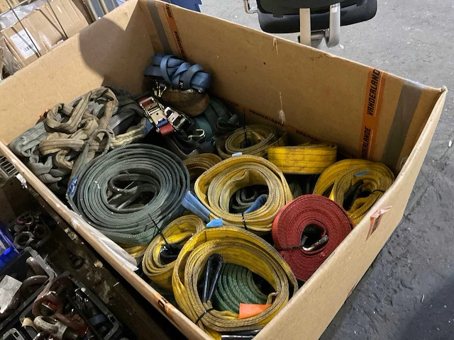 Partij nylon spanbanden/ hijsbandel - afbeelding 2 van  3