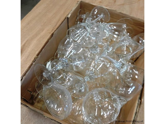 Partij o.a. kristallen glazen in doos - afbeelding 2 van  5