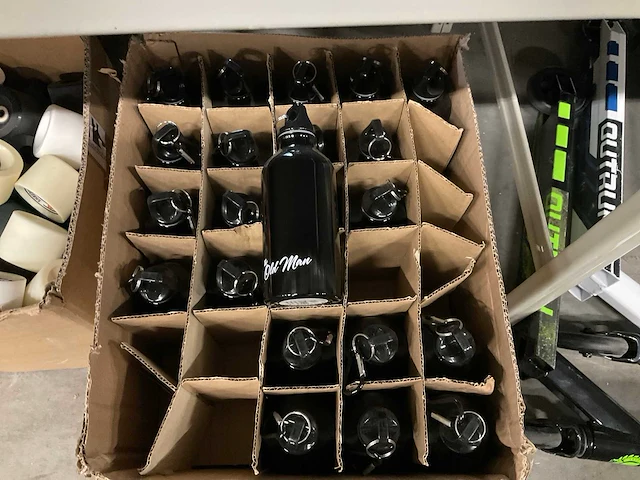 Partij old man amsterdam drinkflessen (50x) - afbeelding 1 van  5