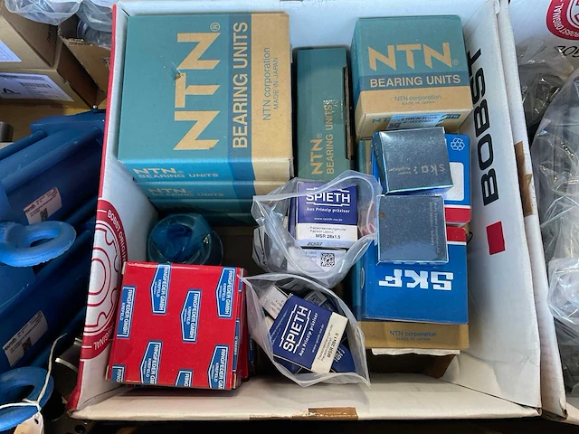 Partij onderdelen (frequentieregelaars, hydrauliek, electra, lagers, cilinders) - afbeelding 6 van  32