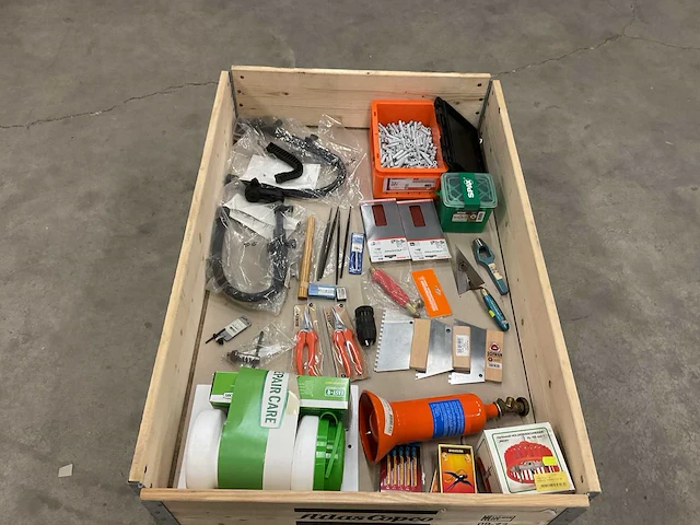 Partij onderdelen, gereedschappen en accessoires - afbeelding 1 van  3