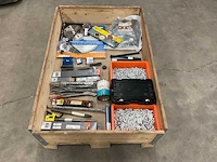 Partij onderdelen, gereedschappen en accessoires - afbeelding 1 van  3