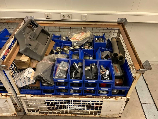 Partij ongebruikte lugli heftruck onderdelen - afbeelding 3 van  11