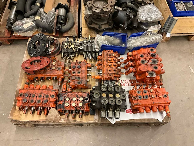 Partij ongebruikte lugli heftruck onderdelen - afbeelding 5 van  11