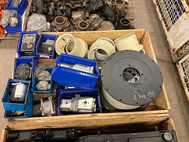 Partij ongebruikte lugli heftruck onderdelen - afbeelding 9 van  11