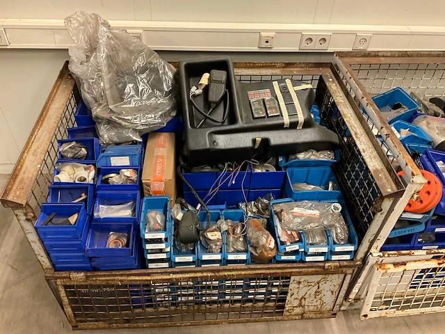 Partij ongebruikte lugli heftruck onderdelen - afbeelding 11 van  11