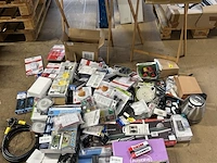 Partij (online) winkelvoorraad w.o. bamboe tafels, fitness artikelen en elektronica w.o. alpina, grundig, ultrasport, zoomyo, nedis, konig - afbeelding 1 van  17