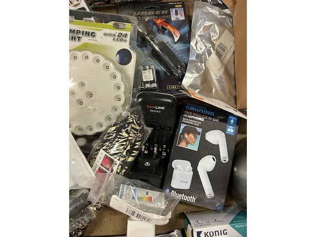 Partij (online) winkelvoorraad w.o. bamboe tafels, fitness artikelen en elektronica w.o. alpina, grundig, ultrasport, zoomyo, nedis, konig - afbeelding 15 van  17