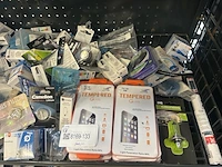 Partij (online) winkelvoorraad w.o. diverse lampen, screenprotector w.o. domopart, varta - afbeelding 2 van  8