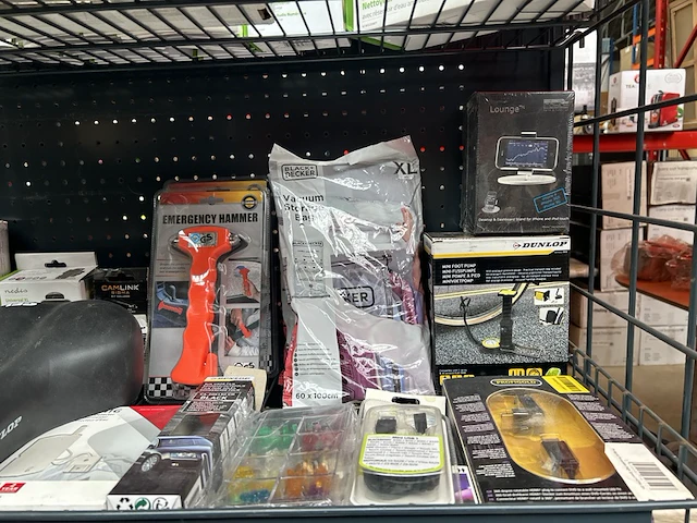 Partij (online) winkelvoorraad w.o. elektronica w.o. dunlop, nedis, kinzo, black+decker - afbeelding 2 van  9