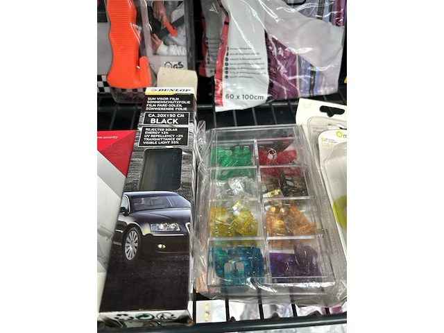 Partij (online) winkelvoorraad w.o. elektronica w.o. dunlop, nedis, kinzo, black+decker - afbeelding 7 van  9