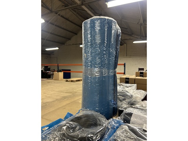 Partij (online) winkelvoorraad w.o. horloges, kabels - afbeelding 3 van  7