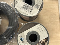 Partij (online) winkelvoorraad w.o. horloges, kabels - afbeelding 4 van  7