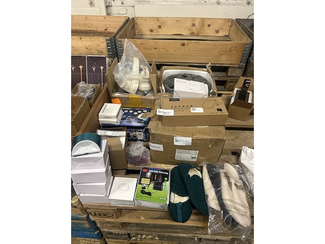 Partij (online) winkelvoorraad w.o. verlichting, fitness schijven - afbeelding 1 van  8