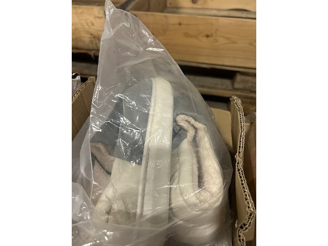 Partij (online) winkelvoorraad w.o. verlichting, fitness schijven - afbeelding 6 van  8