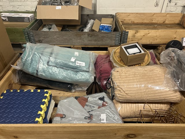 Partij (online) winkelvoorraad w.o. woondecoratie - afbeelding 1 van  9