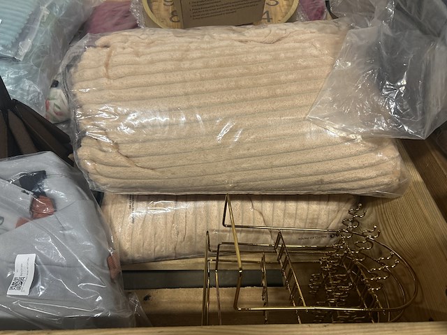 Partij (online) winkelvoorraad w.o. woondecoratie - afbeelding 2 van  9