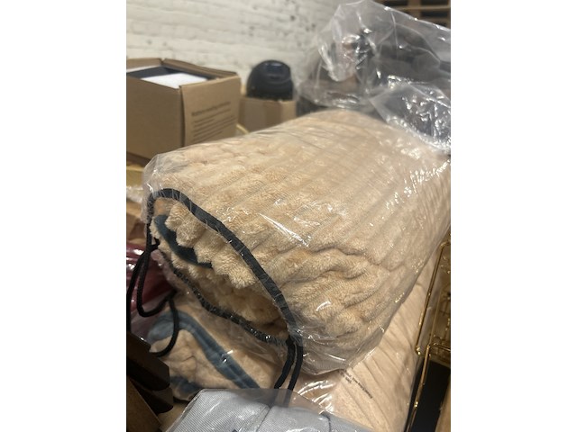 Partij (online) winkelvoorraad w.o. woondecoratie - afbeelding 9 van  9