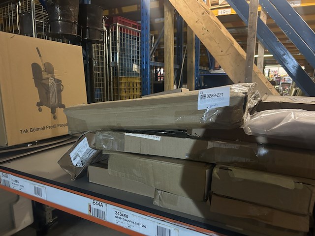 Partij (online) winkelvoorraad - afbeelding 3 van  7