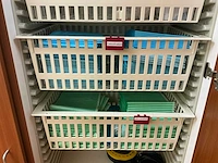 Partij operatiebenodigdheden - afbeelding 11 van  13