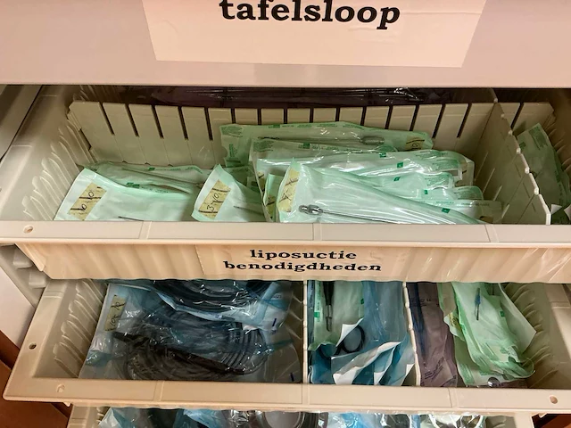 Partij operatiebenodigdheden - afbeelding 9 van  13