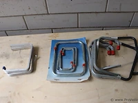 Partij ophanghaken, diverse soorten en maten o.a. 21x15cm
