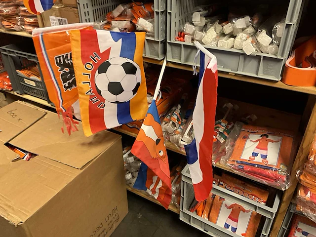 Partij oranje artikelen - afbeelding 14 van  15