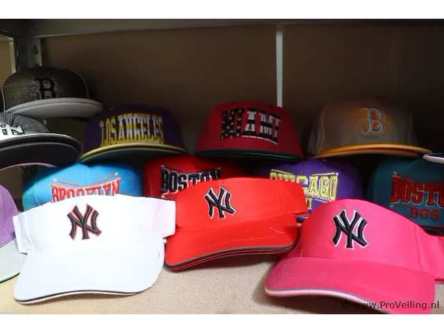 Partij original snapback petten - diverse kleuren - 30 stuks - afbeelding 3 van  9