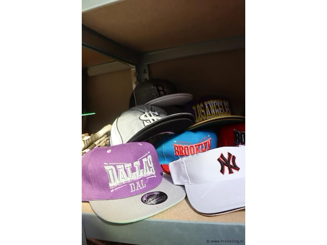Partij original snapback petten - diverse kleuren - 30 stuks - afbeelding 4 van  9