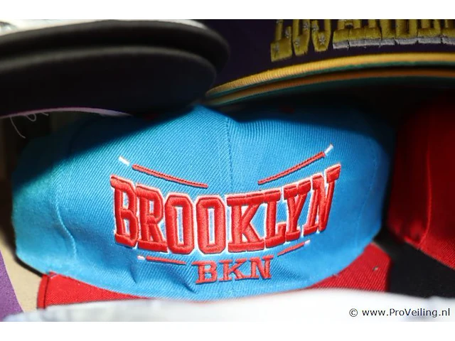 Partij original snapback petten - diverse kleuren - 30 stuks - afbeelding 6 van  9