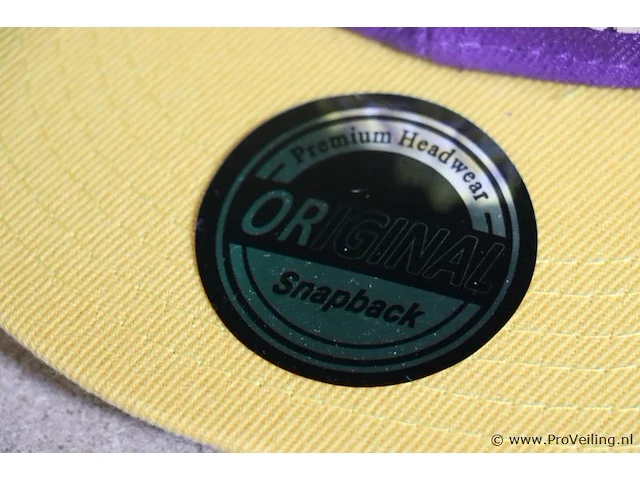 Partij original snapback petten - diverse kleuren - 30 stuks - afbeelding 7 van  7