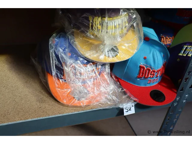 Partij original snapback petten - diverse kleuren - 32 stuks - afbeelding 1 van  5