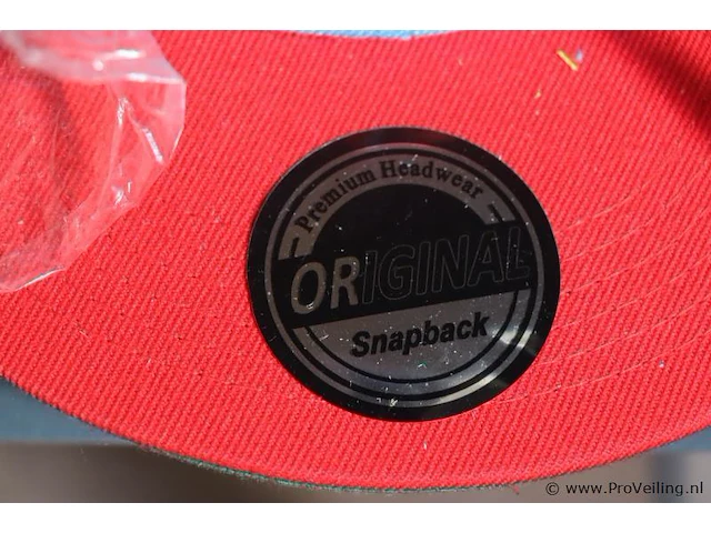 Partij original snapback petten - diverse kleuren - 32 stuks - afbeelding 5 van  5