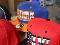 Partij original snapback petten - diverse kleuren - 34 stuks - afbeelding 2 van  7