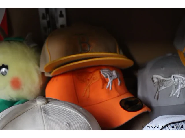 Partij original snapback petten - diverse kleuren - 34 stuks - afbeelding 6 van  8