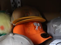 Partij original snapback petten - diverse kleuren - 34 stuks - afbeelding 6 van  8