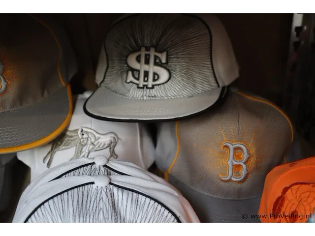 Partij original snapback petten - diverse kleuren - 34 stuks - afbeelding 8 van  8