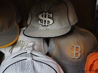 Partij original snapback petten - diverse kleuren - 34 stuks - afbeelding 8 van  8