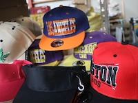 Partij original snapback petten - diverse kleuren - 38 stuks - afbeelding 2 van  6