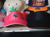 Partij original snapback petten - diverse kleuren - 38 stuks - afbeelding 5 van  6